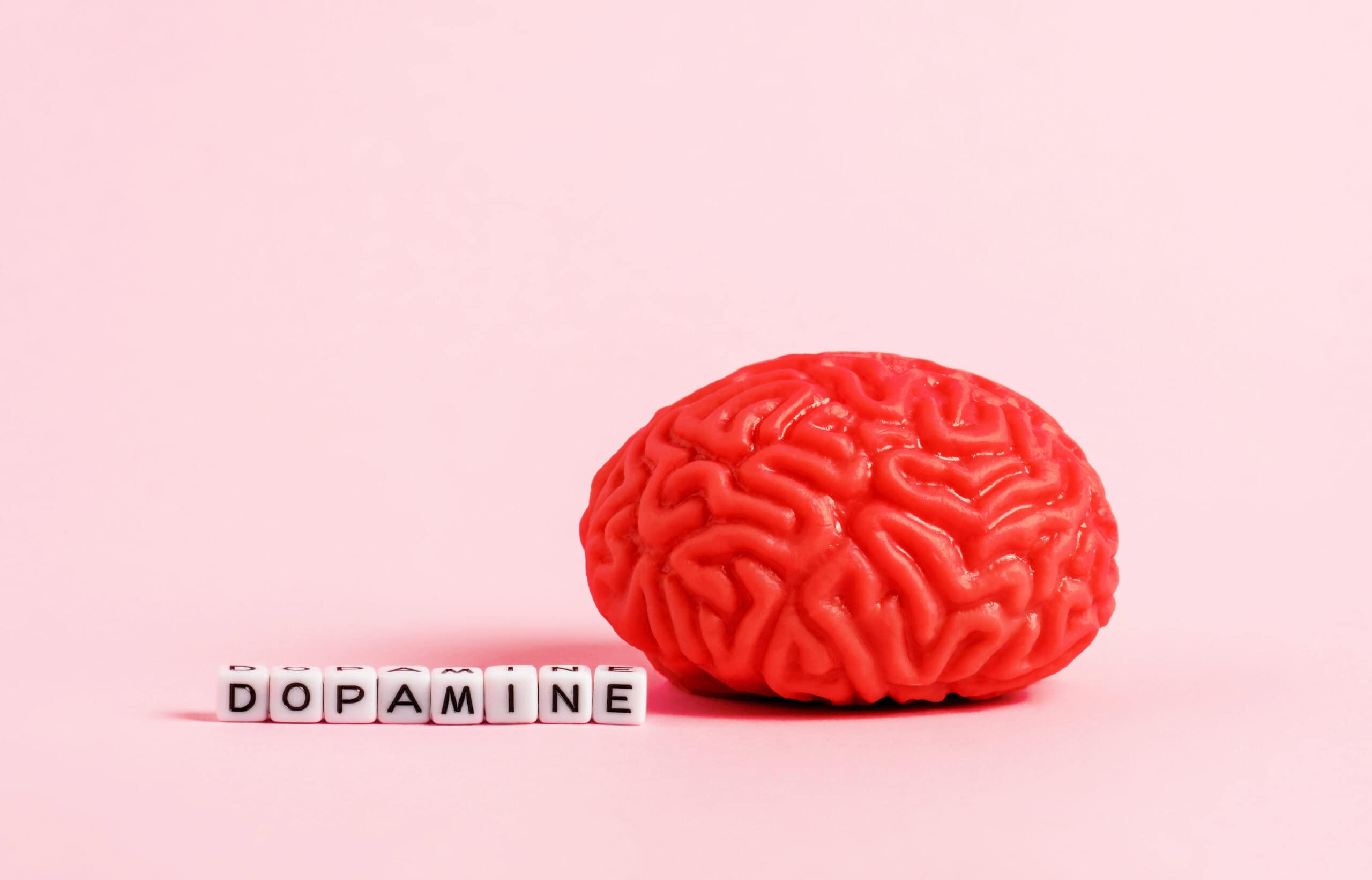 Illustration of how cocaine affects dopamine and serotonin in the brain and mood